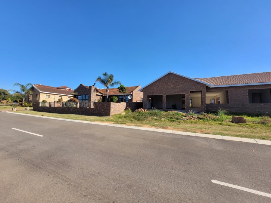 3 Bedroom Property for Sale in Wavecrest Eastern Cape